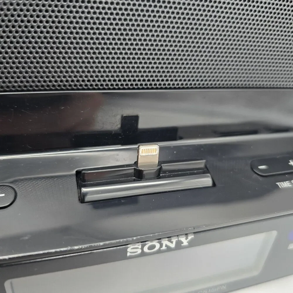 Sony Personal Audio System ICF-CS15iPN TESTED NO REMOTE